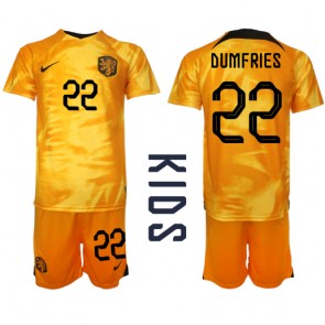 Holland Denzel Dumfries #22 Hjemmebanesæt Børn VM 2022 Kort ærmer (+ korte bukser)